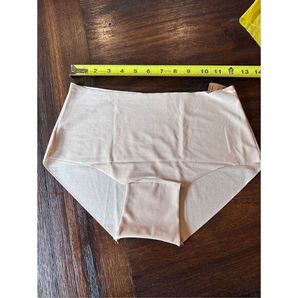 Collection of 3 popular undies - Picture 2 of 12